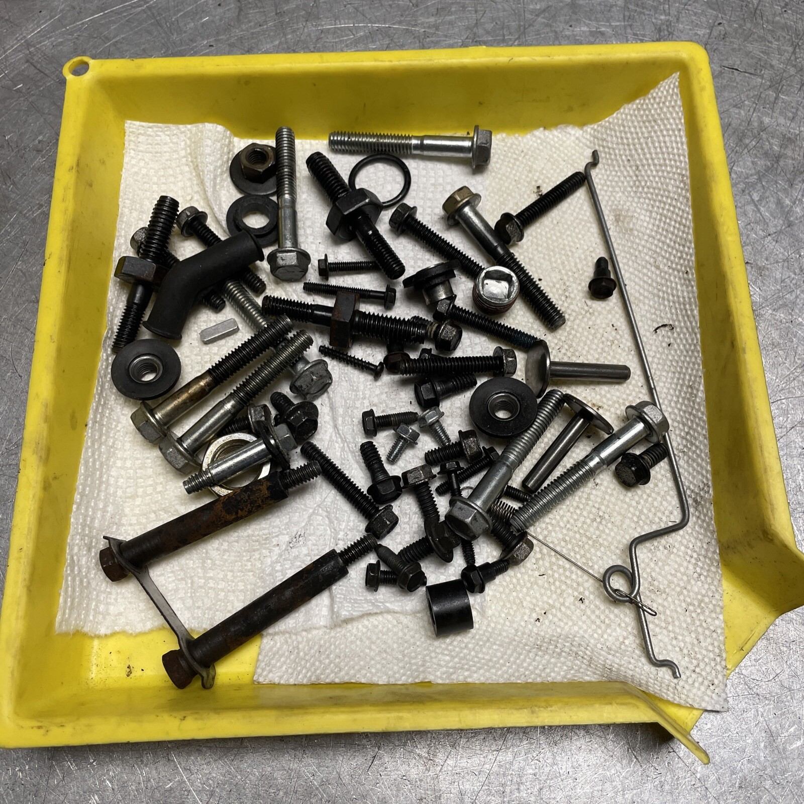 OEM USED BRIGGS 5HP QUANTUM GOLD 128802-2318-D1 MISC. HARDWARE FROM TEARDOWN