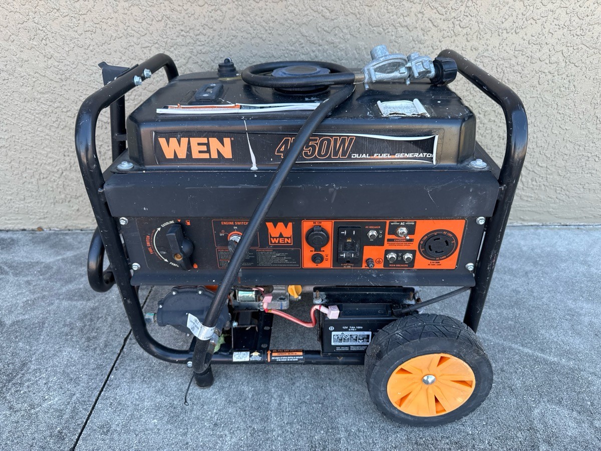 WEN TOOLS 4750W GENERATOR – DF475T *IN STORE PICK-UP ONLY* (PSO038318)