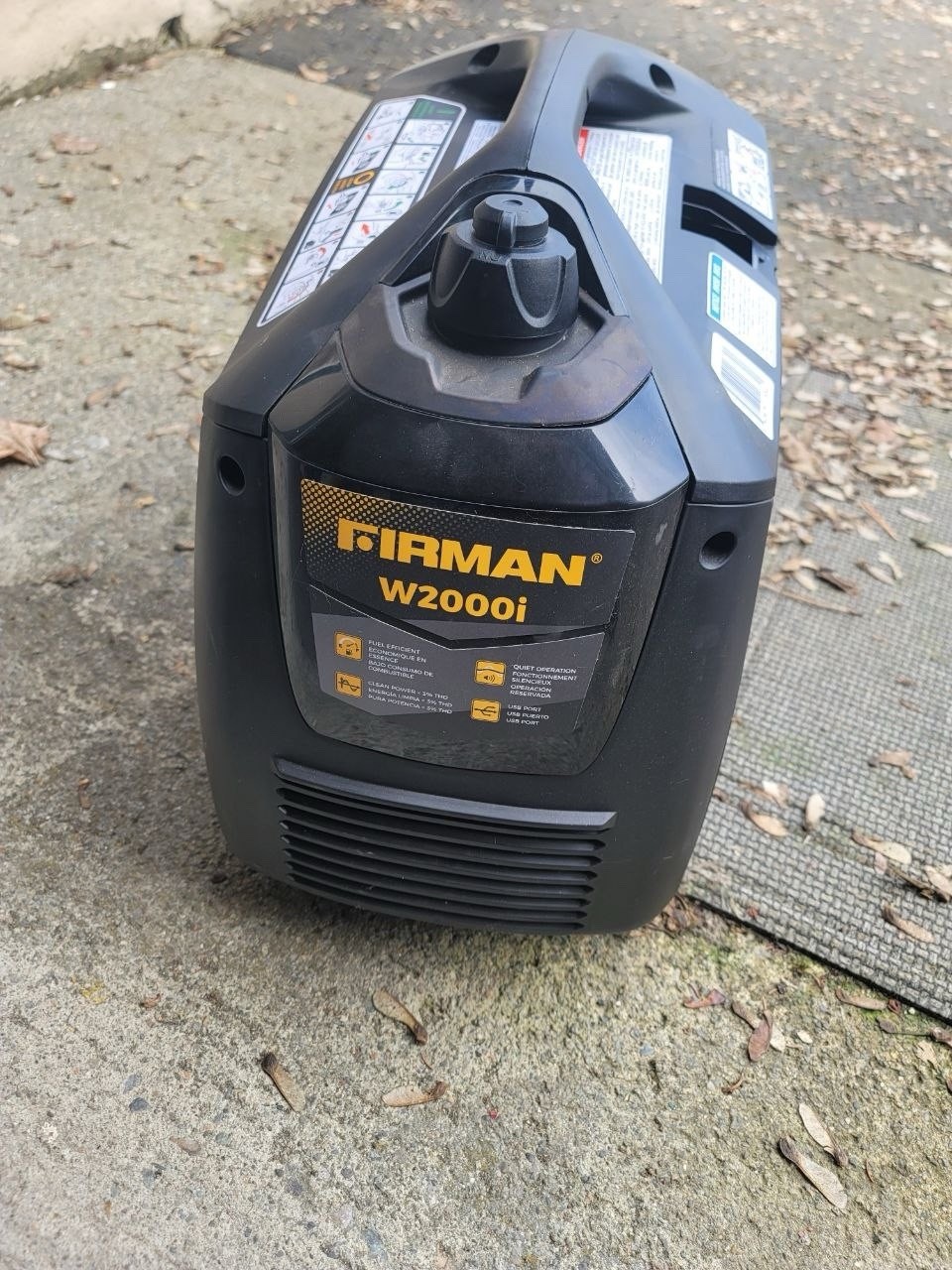 FIRMAN W01785 Inverter Generator 2100/1700W CO Alert, RV Adapter