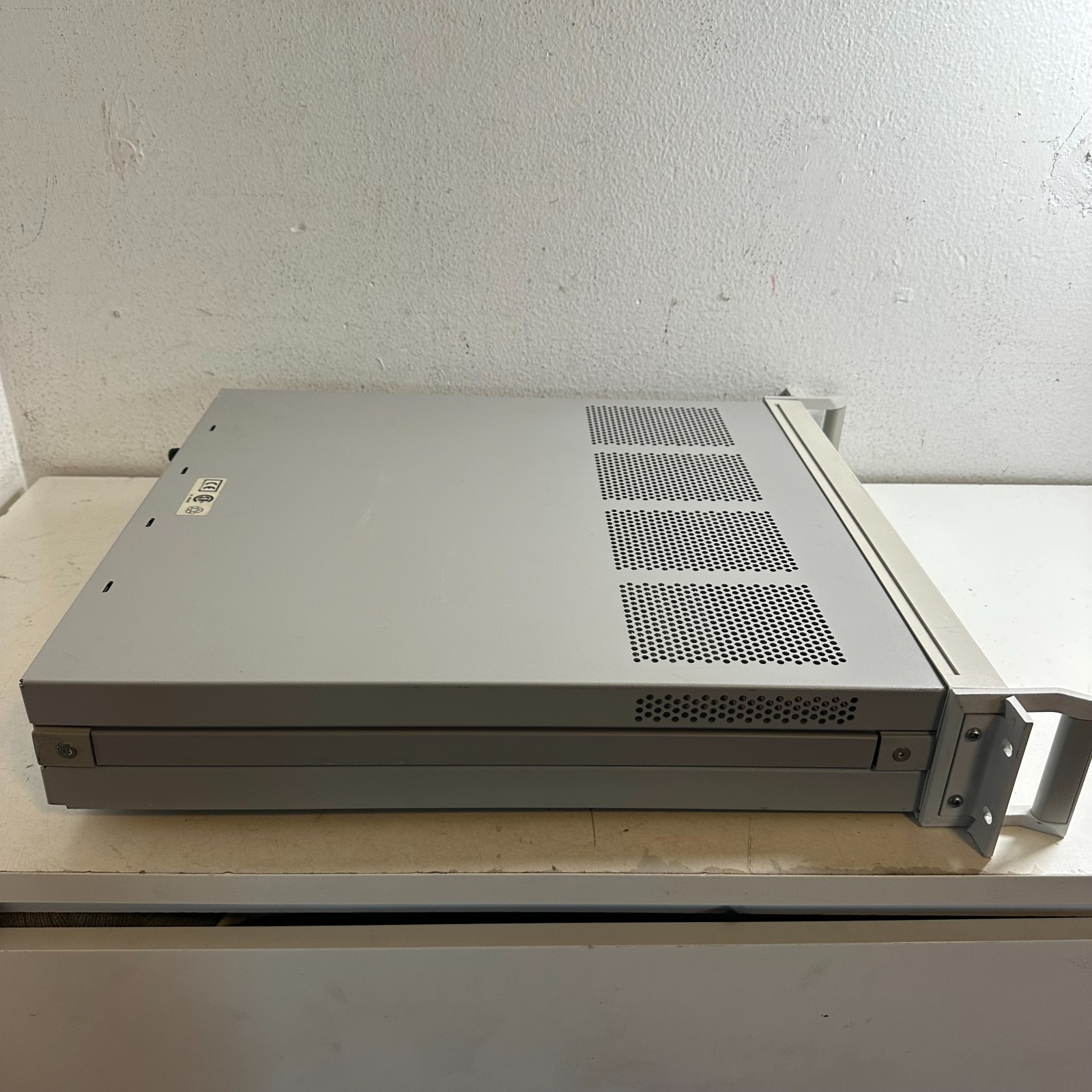 Hewlett Packard 81110A White 330MHz Digital Display Pulse Pattern Generator