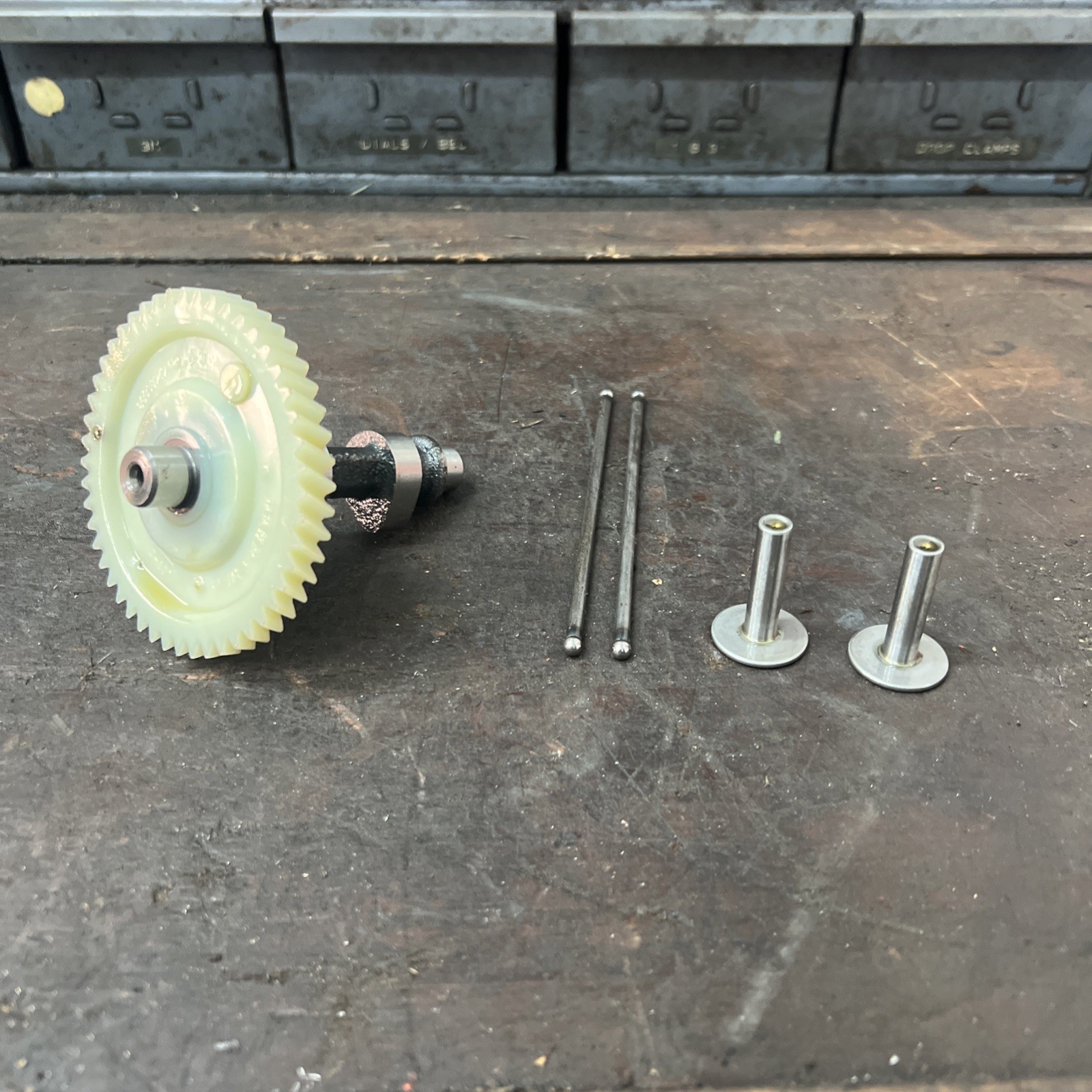 Pulsar 3250 Generac 3250 camshaft 0H33750154 with lifters and pushrods.