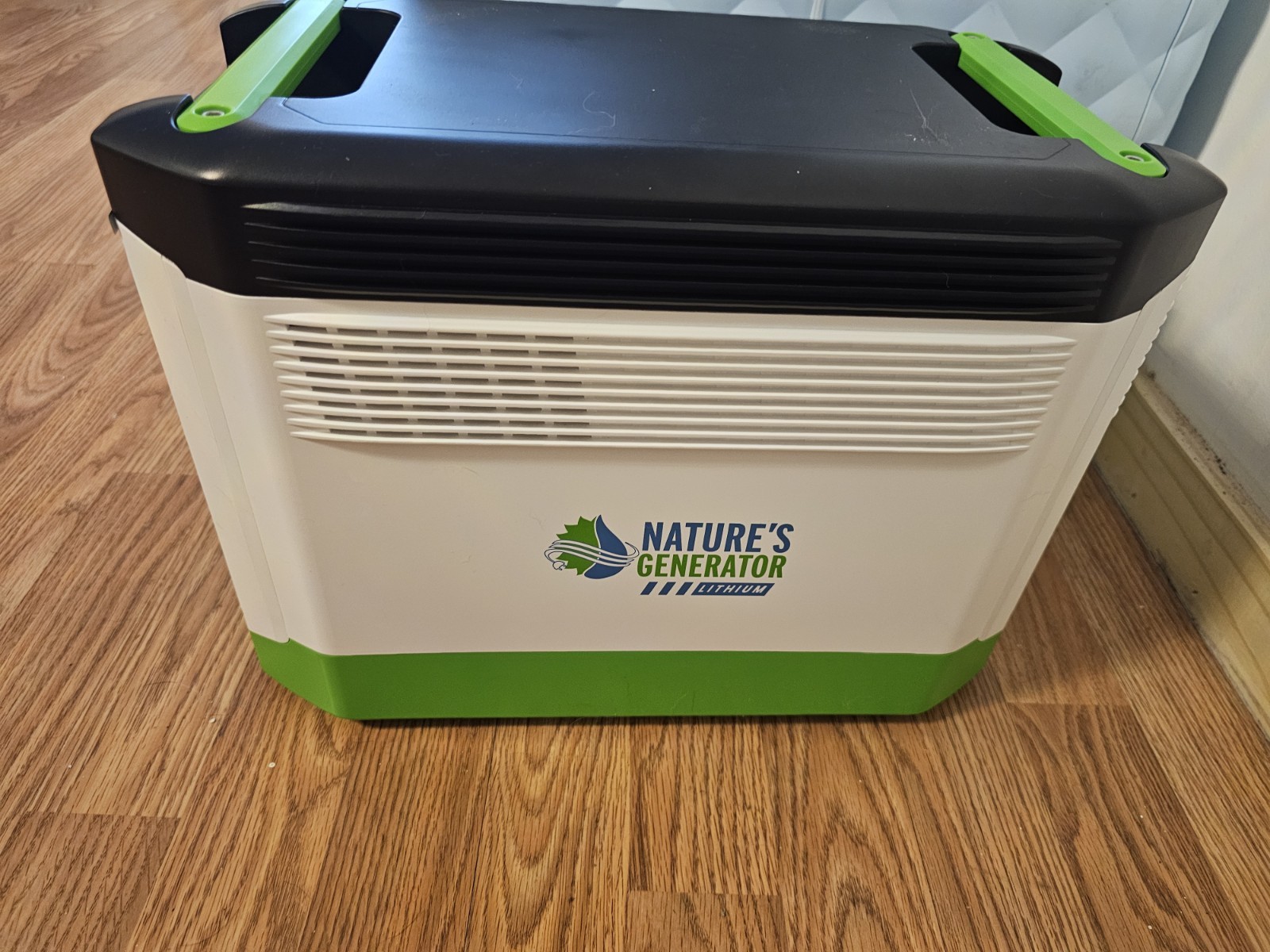 Natures Generator 2400 Watts Portable Power Station