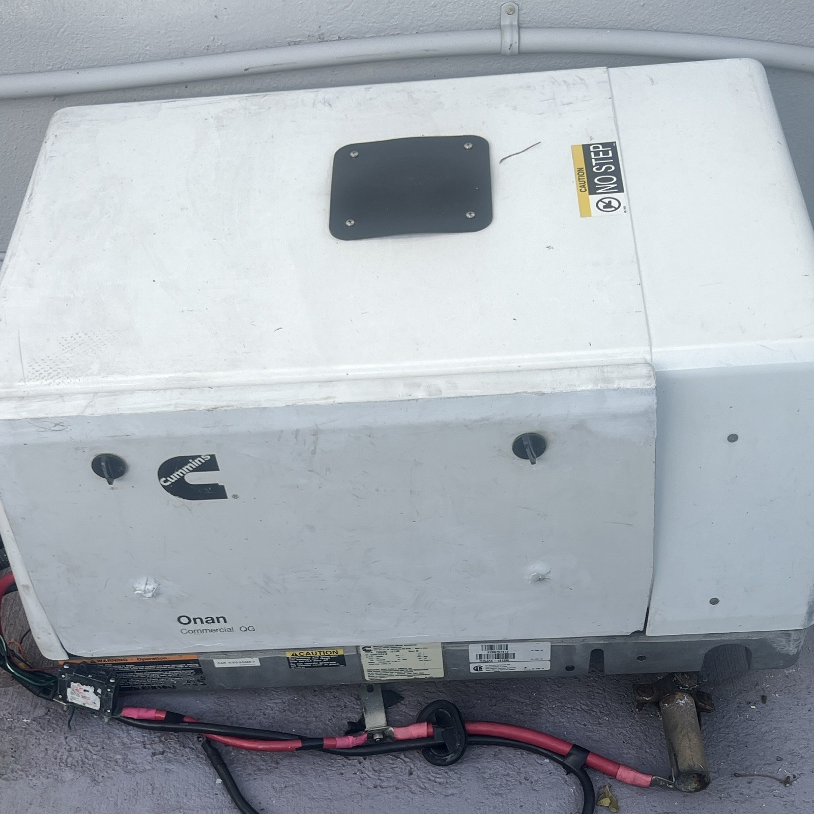 Cummins Onan 7kW Gasoline Generator 120/240V Circuit Breaker White 7HGJAE