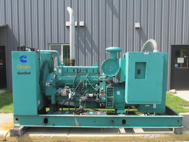 Onan DQAB-3368936 Cummins Diesel Generator 225/250 kW 4950 Hrs 3 PH 240/480v