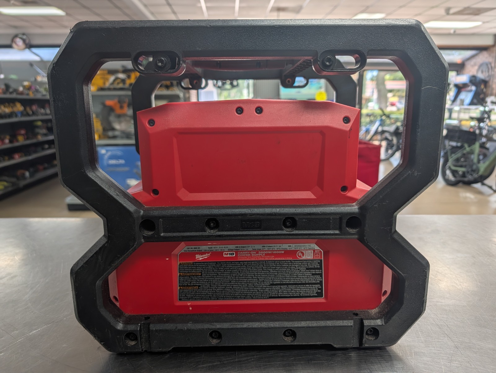 Milwaukee 2845-20 M18 Carry On 3600W/1800W Power Supply (Batteries Included)