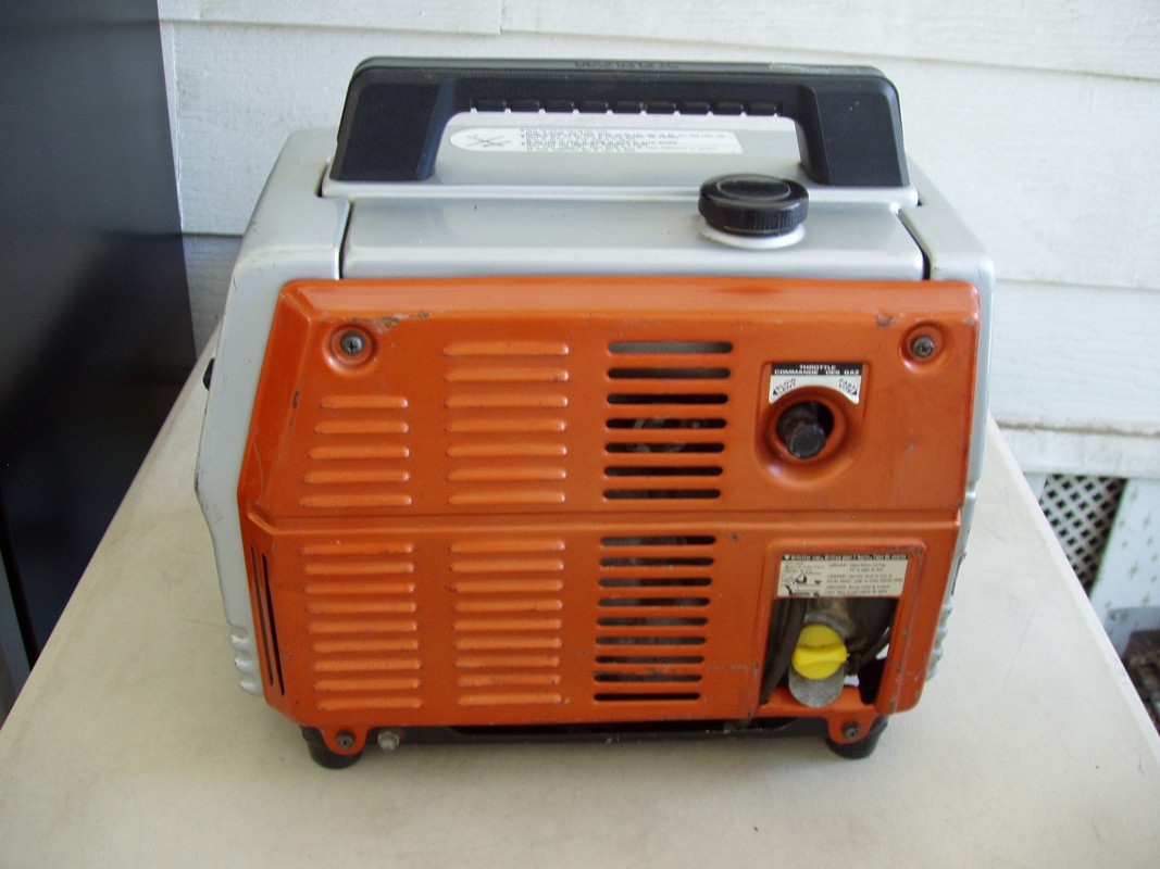 HONDA EM500 PORTABLE GAS GENERATOR CAMPING EVENTS DECENT CONDITION WORKING