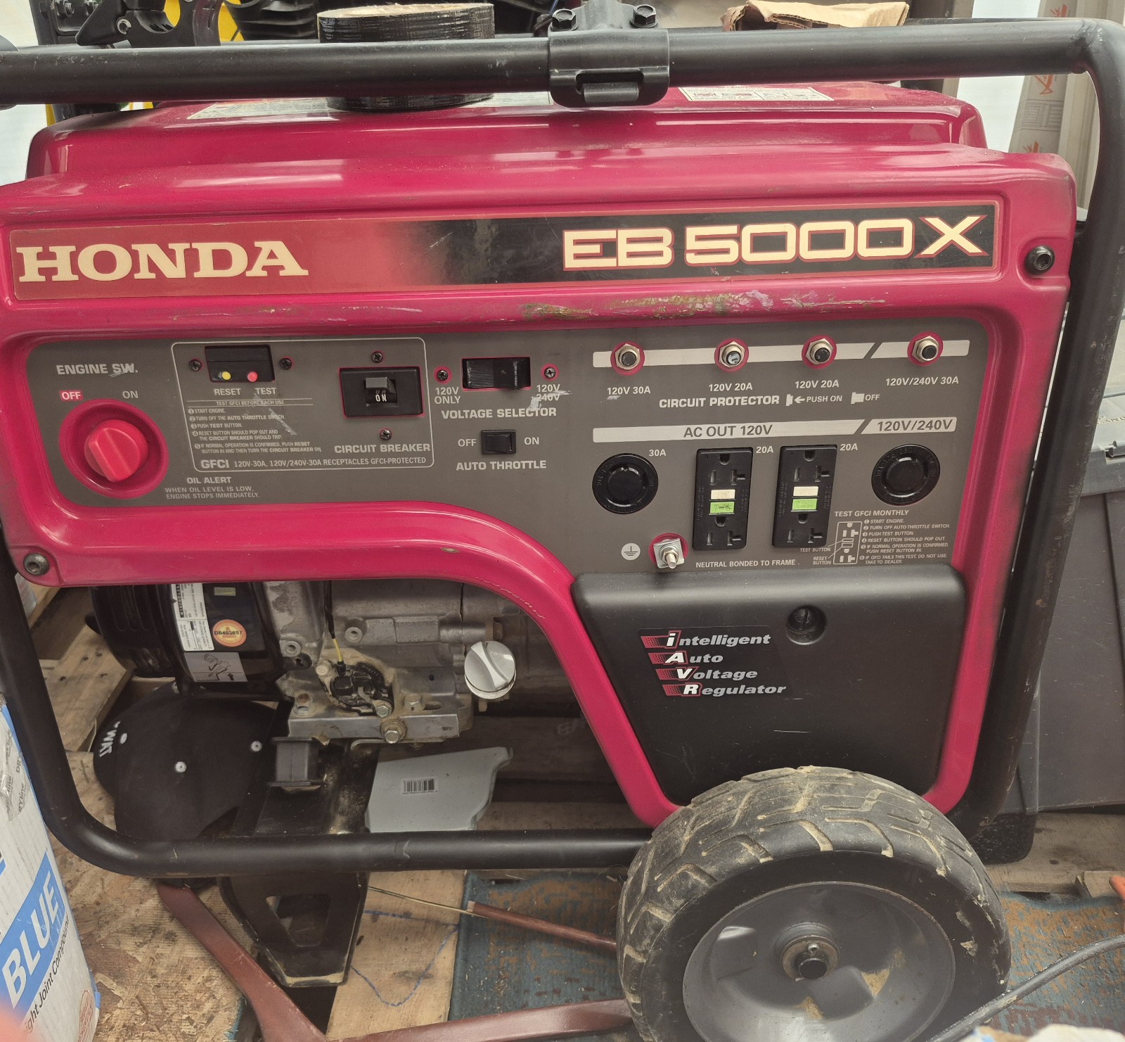 Honda EB5000X Portable Generator w/ GFCI, 2x120V & 1×120/240V Outlets