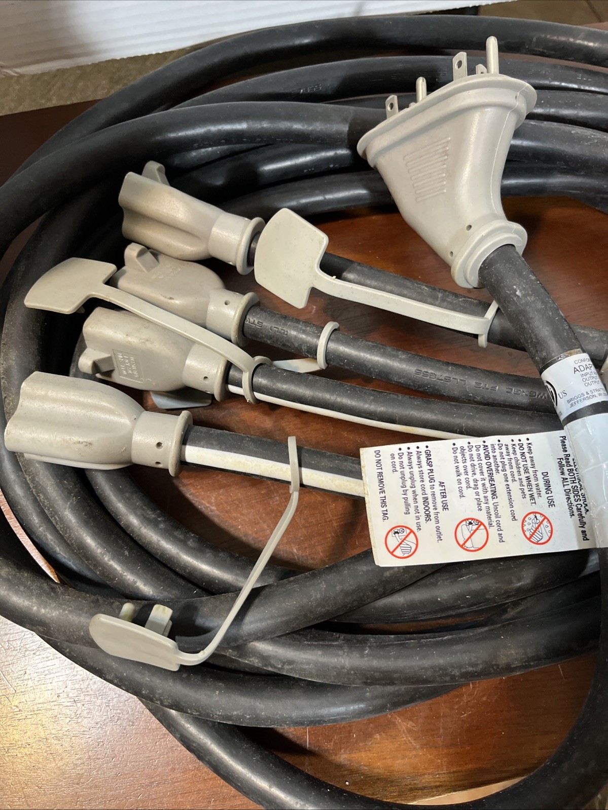 Briggs & Stratton 20 Amp Generator Adapter Cord Set – 25′ Long 4 Outlets. “V5”