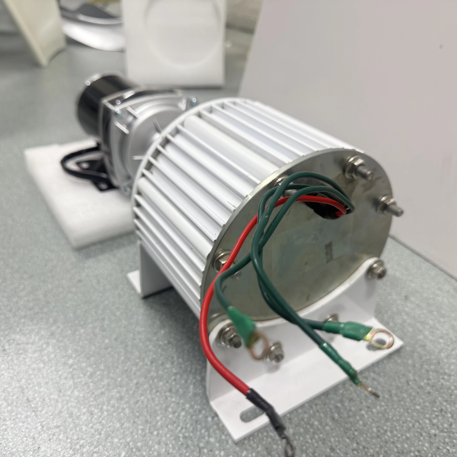 2000W 220V Low Speeds 3 Phase Permanent Magnet Generator With DC Motor