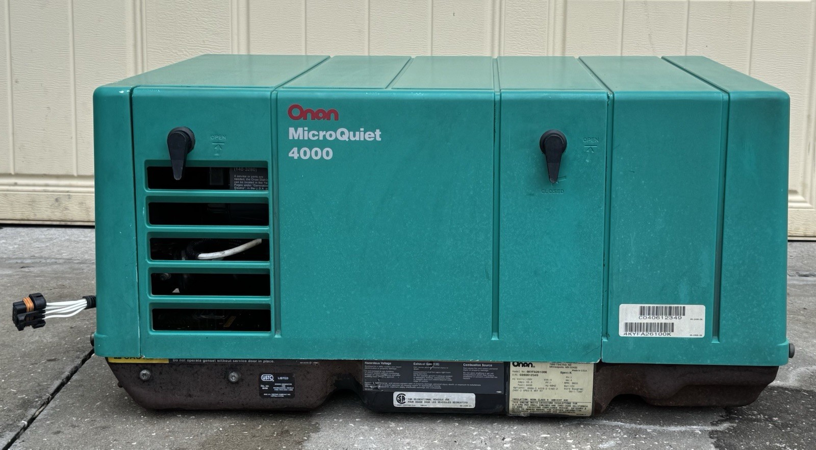 Cummins Onan RV Generator MicroQuiet 4000 Gasoline Power 4kW /120V / 4KYFA26100K