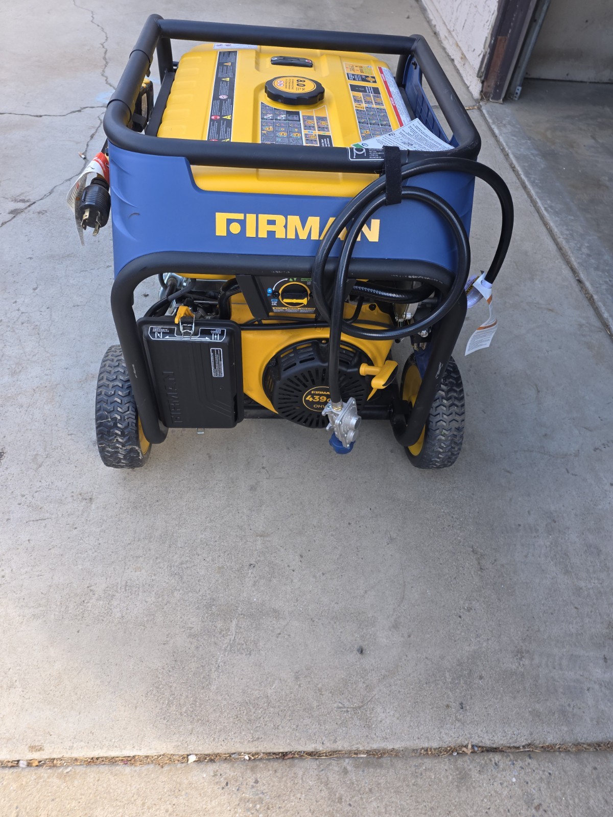 Firman Model: t07571Tri Fuel 7500W Portable Generator Electric Start 120/240V