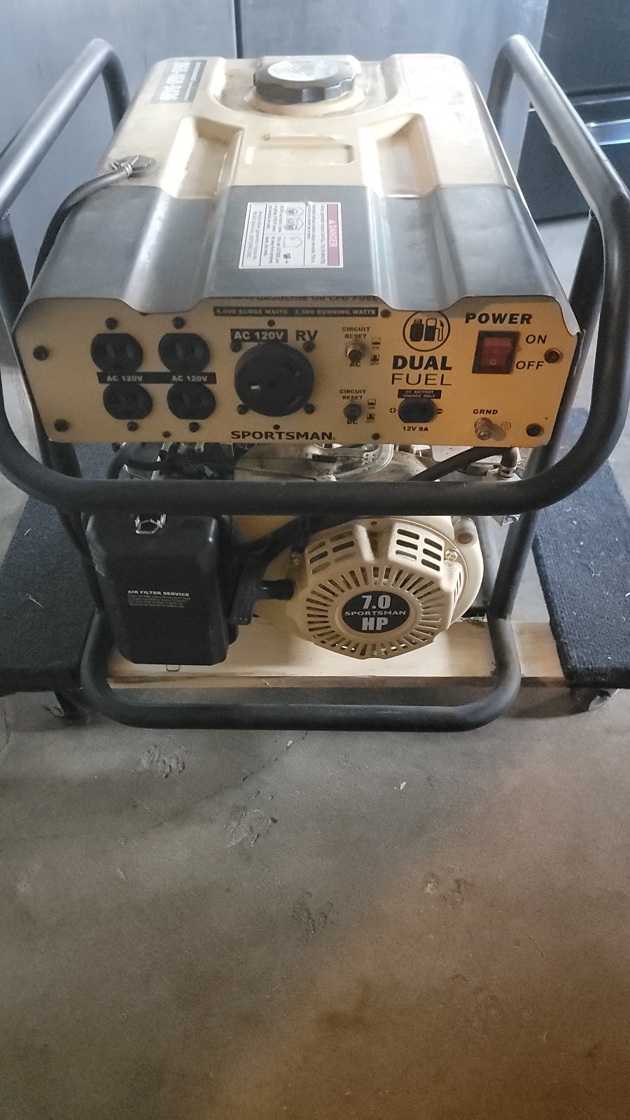 Sportsman GEN4000DF 4000W 7 HP Dual Fuel Generator