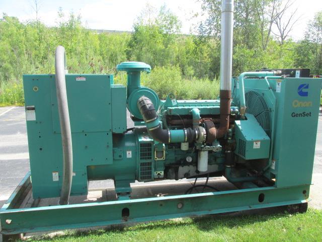Onan DQAB-3368936 Cummins Diesel Generator 225/250 kW 4950 Hrs 3 PH 240/480v