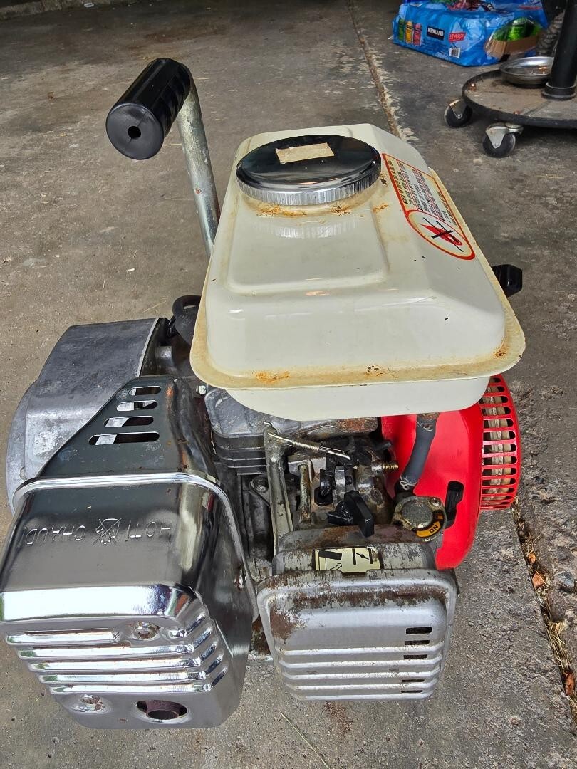 Honda Generator EG650 Gas Powered 650 Watt 120v 12v AC DC w/Cover Local pickup
