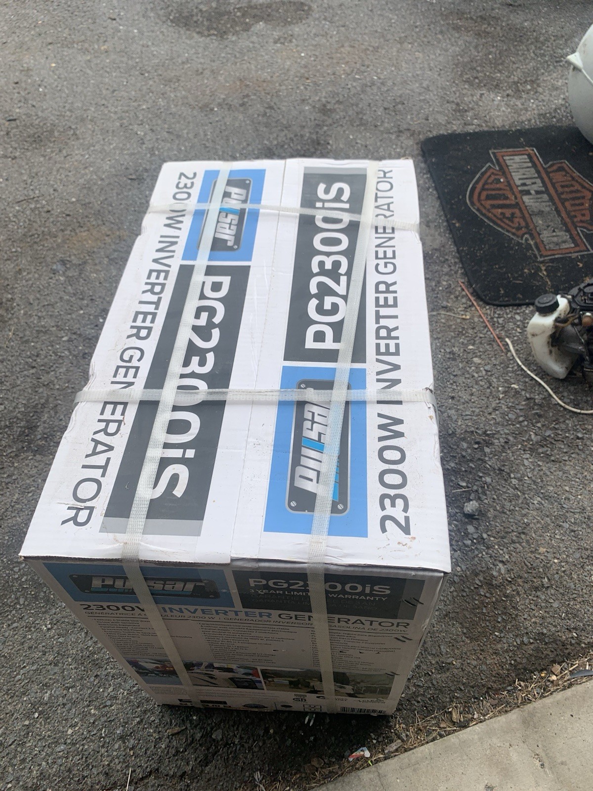 BRAND NEW Pulsar Gas-Powered 2300W Portable Inverter Generator PG2300IS (White)