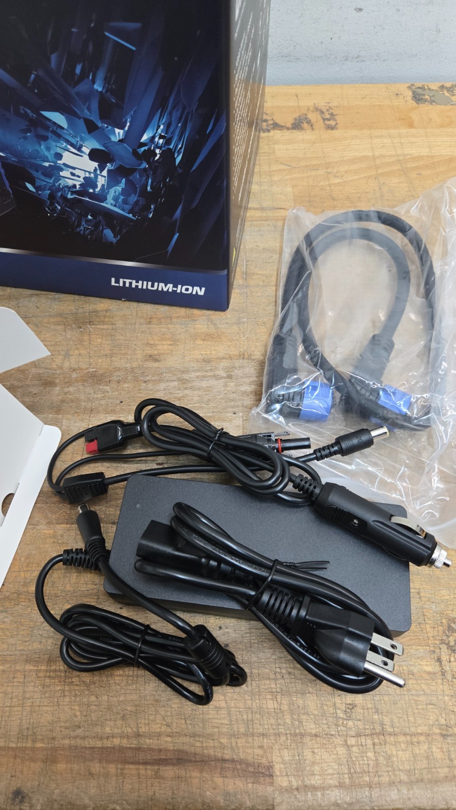 DieHard DH-20003-01, 1000W Portable Power Station Mobile Power Supply