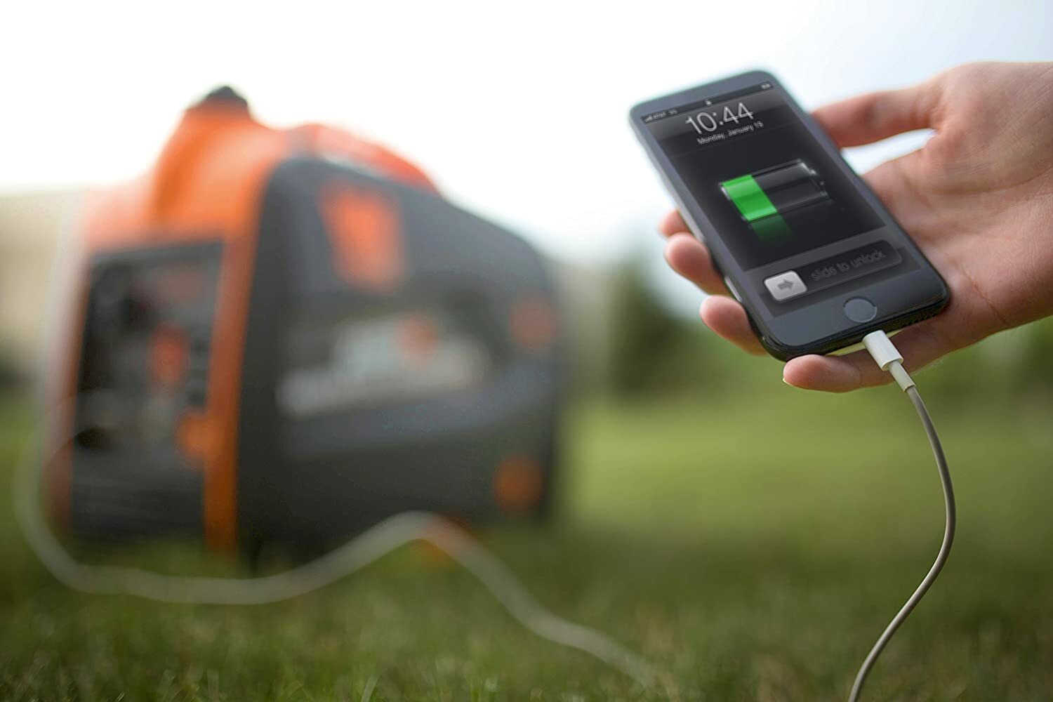WEN 2000 WATT Portable Generator Ultra Quiet W/ 25ft. Cord 3 Way Tap PLUG & PLAY
