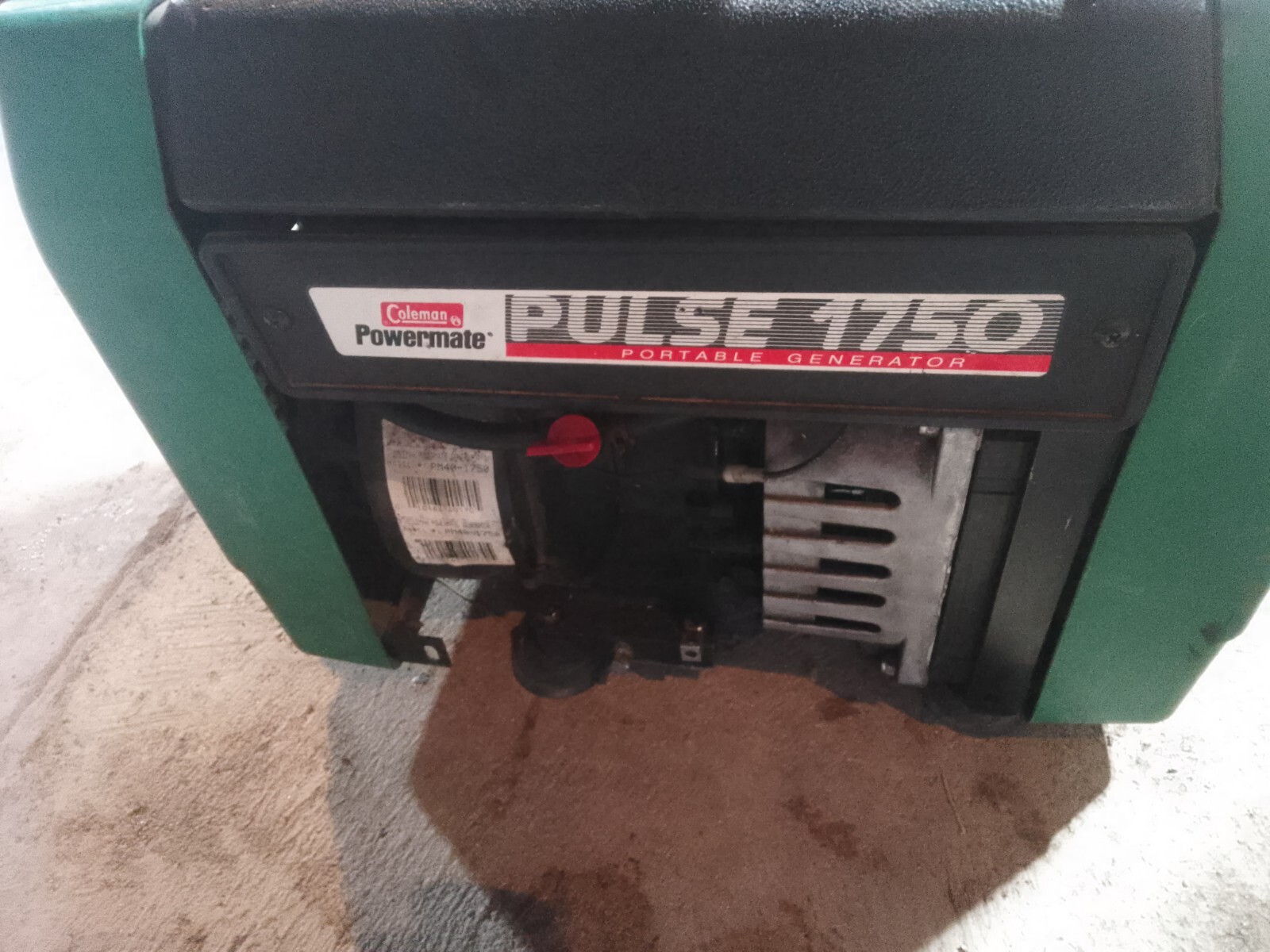 Coleman Power mate Generator Pulse 1750 Watts Starts Easily Runs Great.