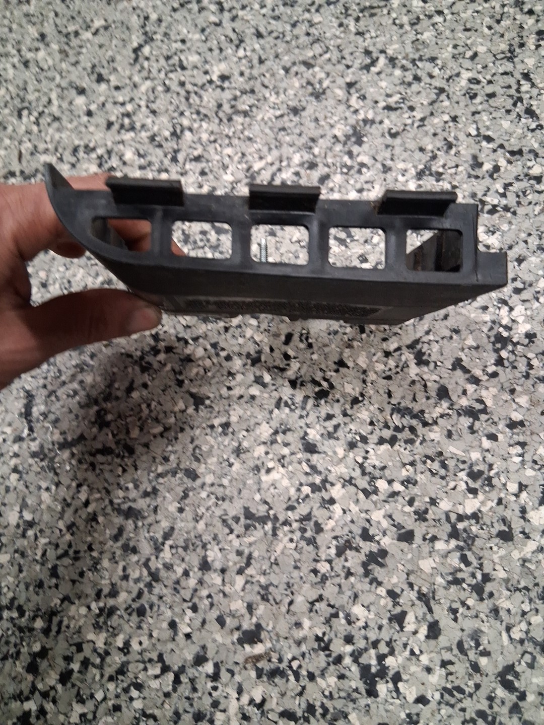 OEM USED BRIGGS QUANTUM AIR FILTER COVER 692298