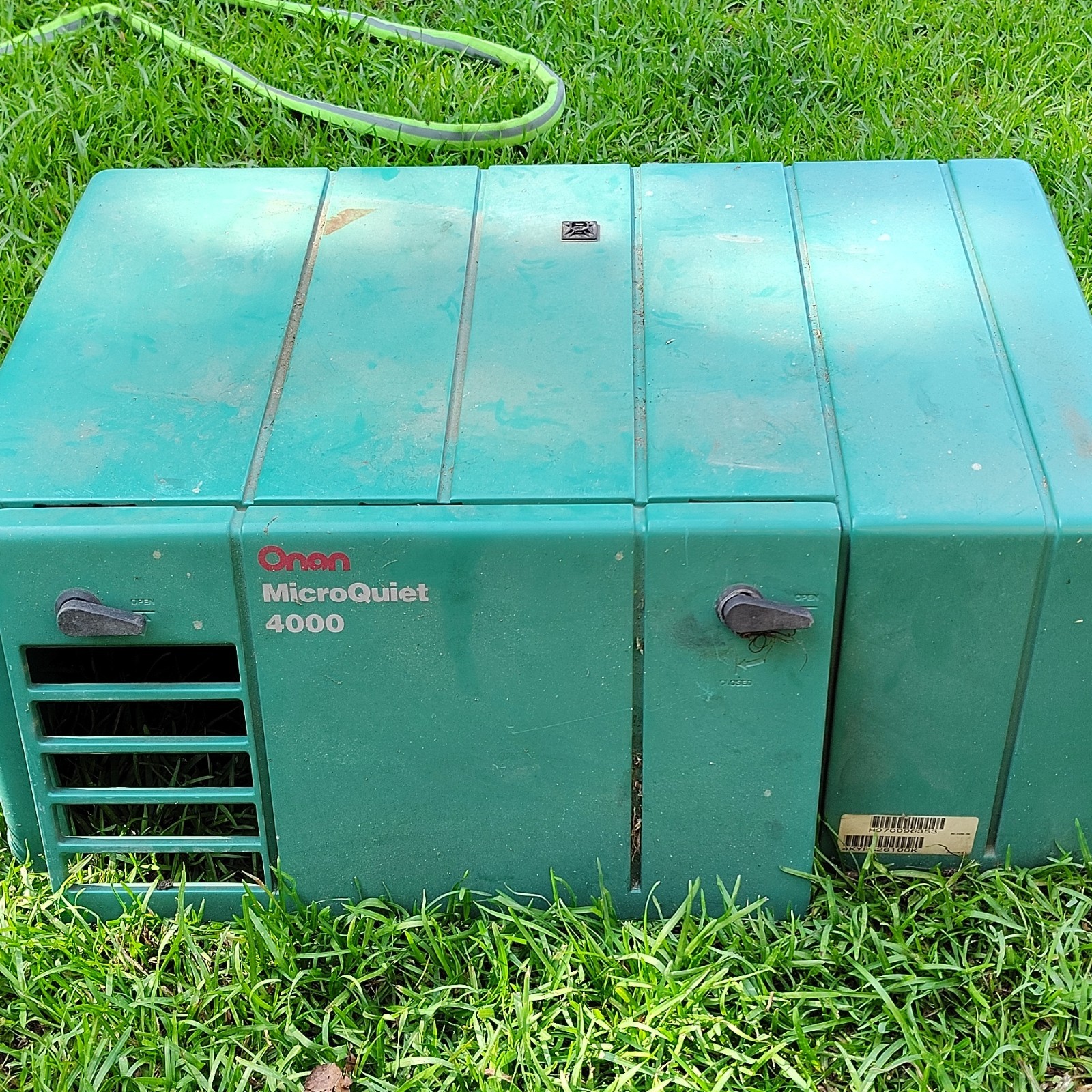 Onan MicroQuiet 4000 Gasoline Power Generator 4kW 120V Green 4KYFA26100K