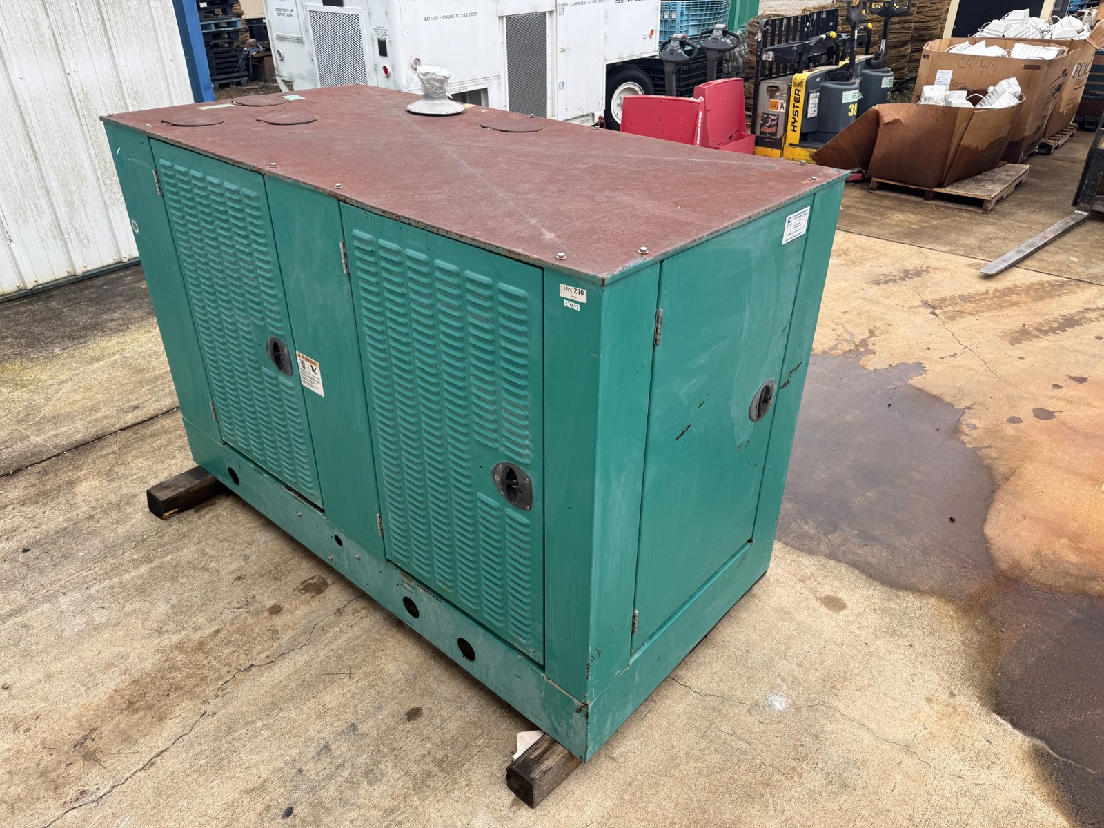 Cummins GGFD-5636372 liq. propane Generator 43.7 Volts: 120/240