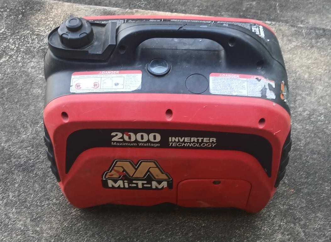 MI-T-M CORPORATION 2000 WATT GENERATOR, GEN-2000-IMM0, 120V, 1.1 GAL (TDY027852)