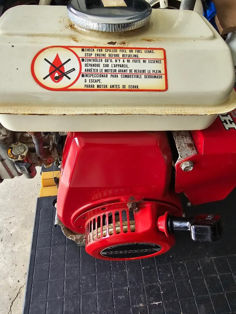Honda Generator EG650 Gas Powered 650 Watt 120v 12v AC DC w/Cover Local pickup