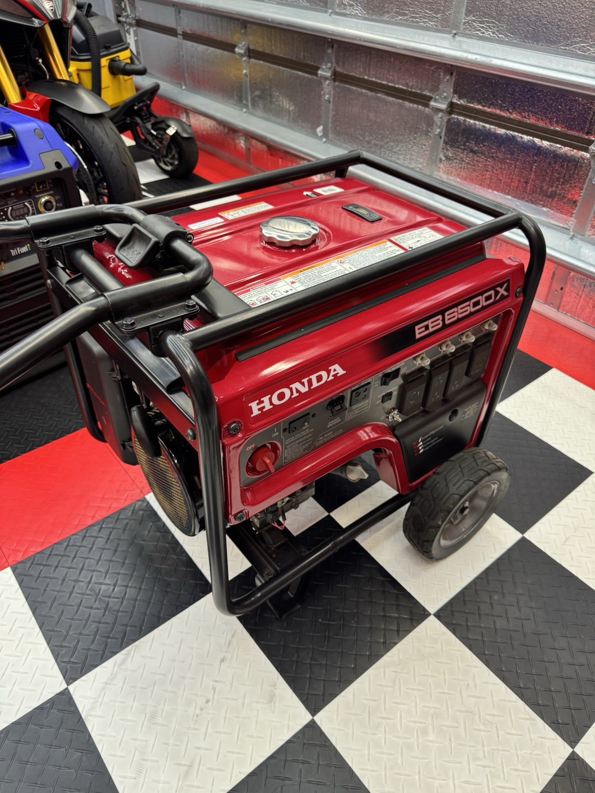 Honda EB6500X 6500W 120/240V industrial Generator