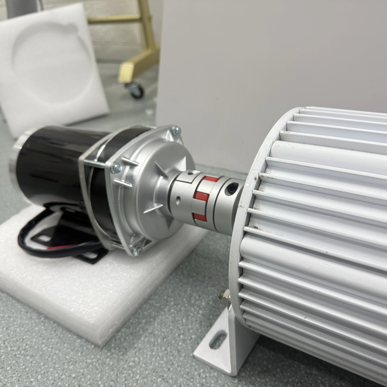10KW Permanent Magnet Generator 380V Low Speeds 3 Phase With DC Motor
