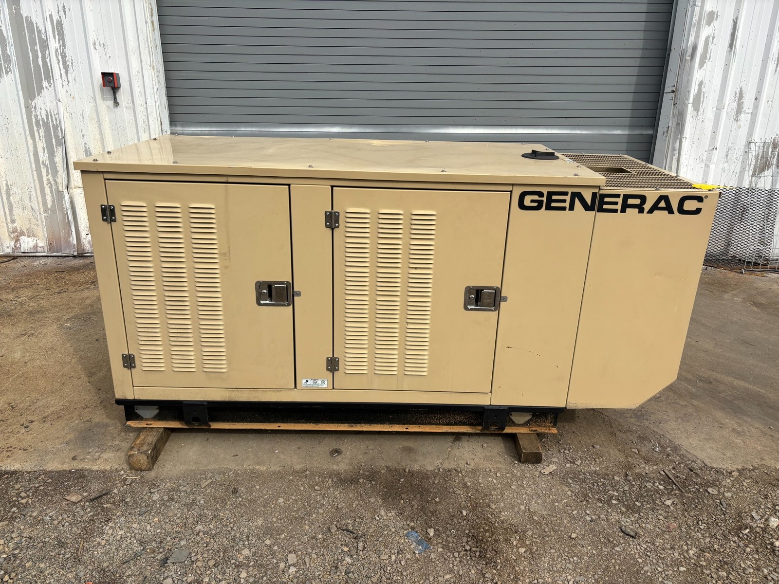 Genrac 5870080100 nat gas. Generator Volts: 120/240 KW: 37