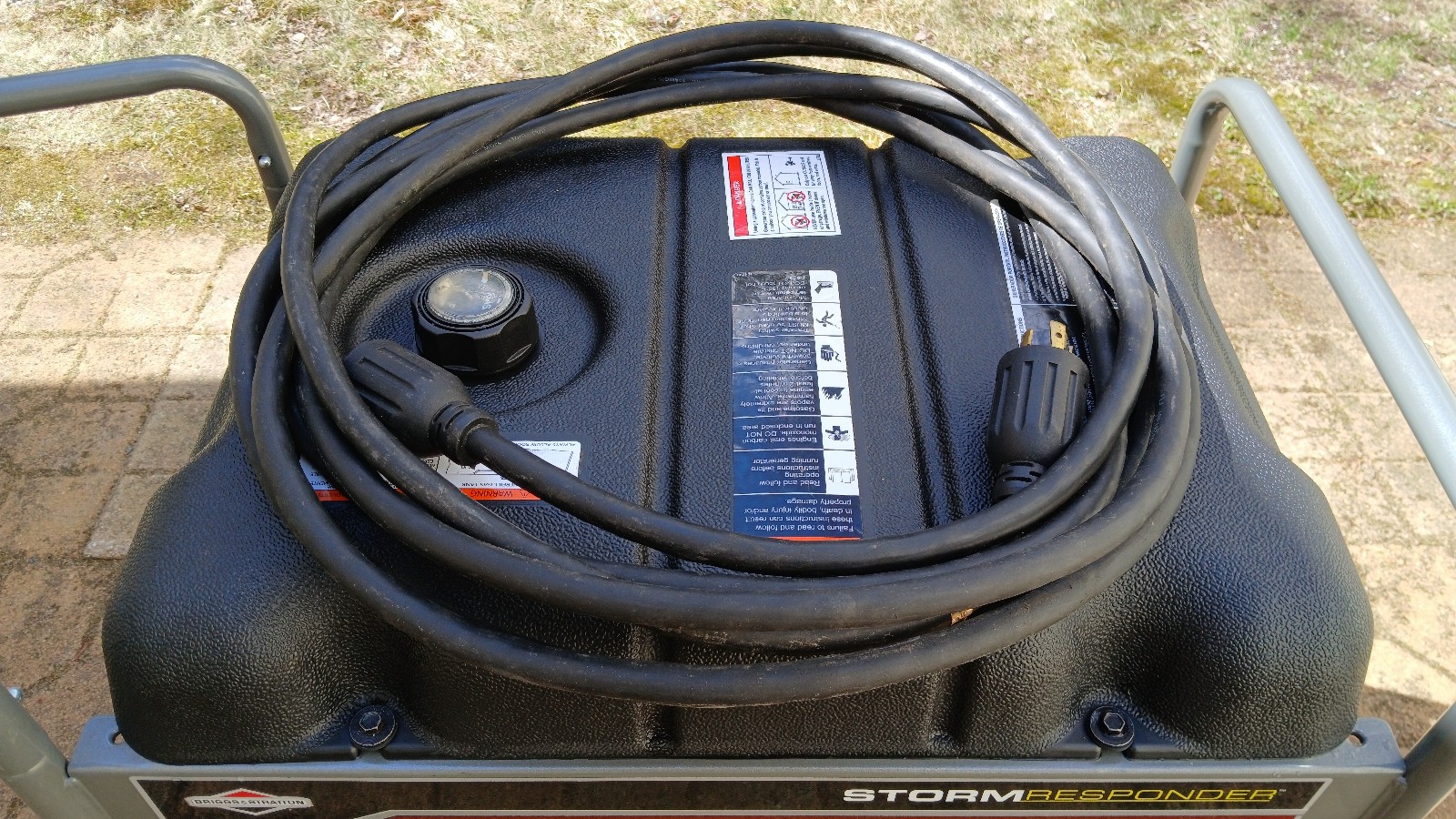 Briggs & Stratton Storm Responder Generator 5500 Watt 8250 Peak W/ Power Cable
