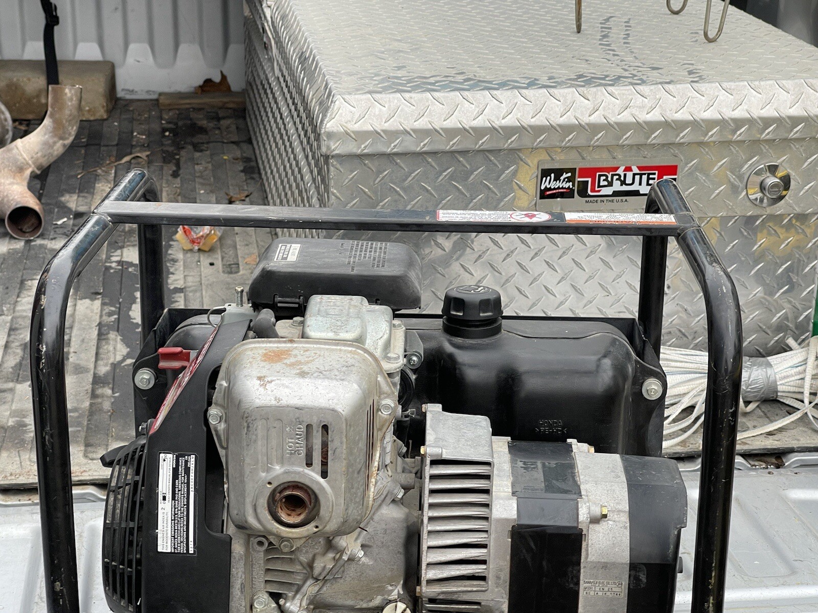 Honda en2500 generator one duplex outlet will run steady at 16.8 amps 