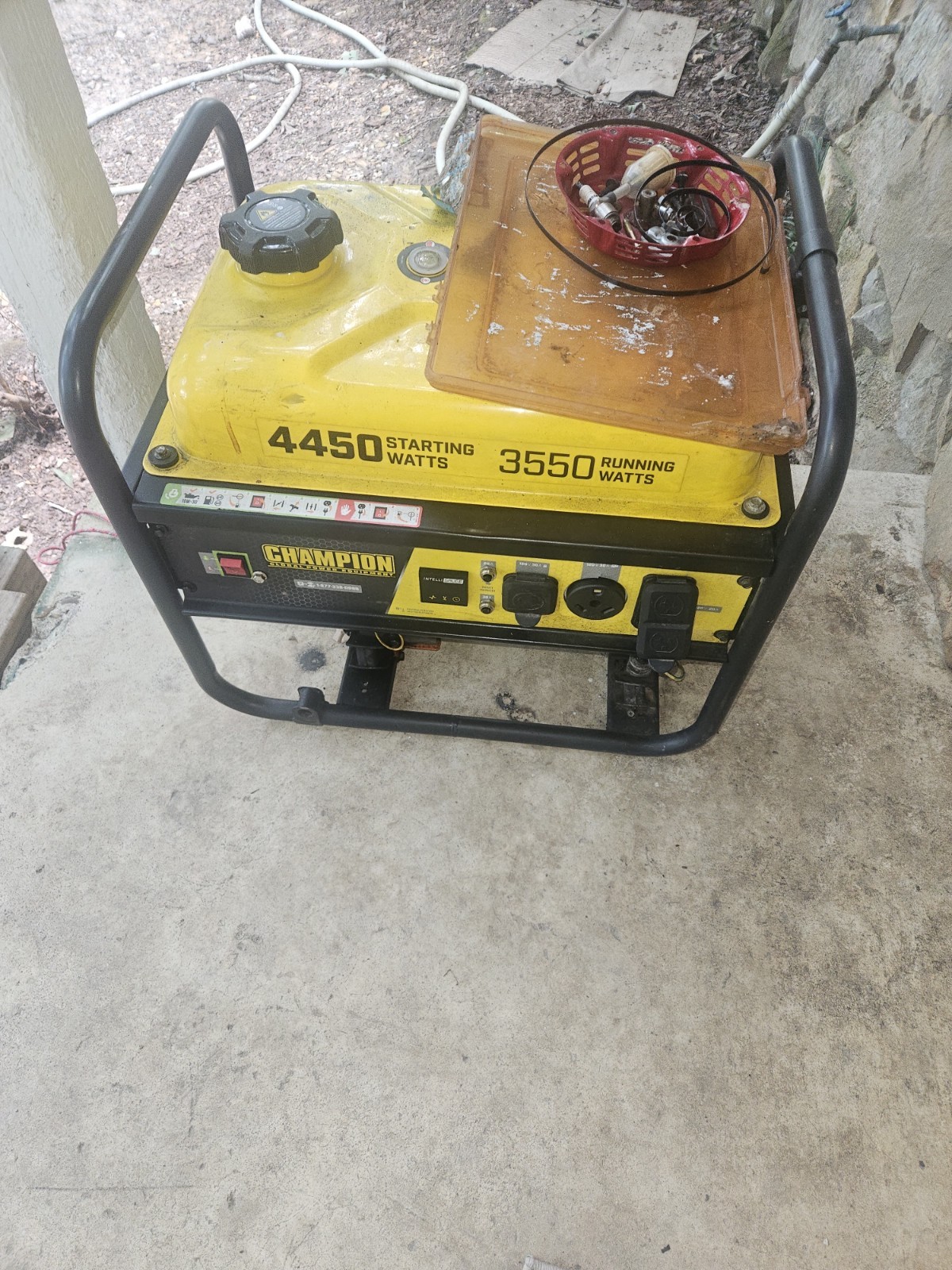 Champion 4450/3550 Portable Power Generator 4450 Starting / 3550 Running Watts