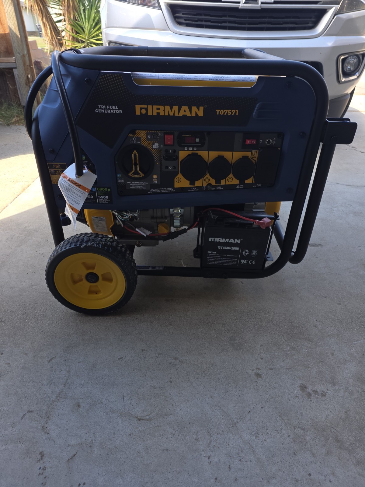 Firman Model: t07571Tri Fuel 7500W Portable Generator Electric Start 120/240V
