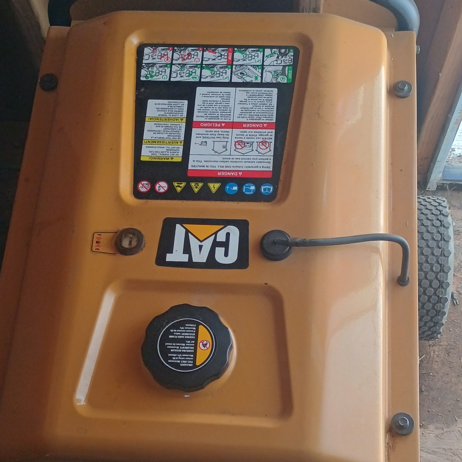CAT RP5500 Portable Power Generator Metal Yellow Black Model RP5500 MPN RP5500