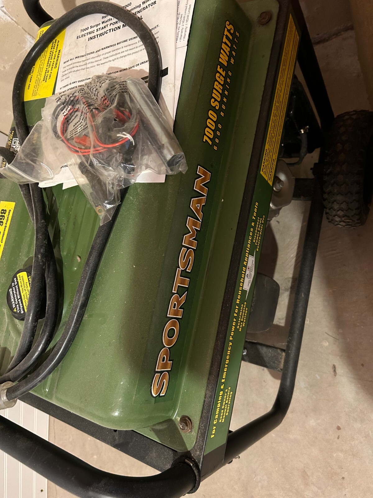 Generator 7000W output- Never used, instruction manual, battery and portable