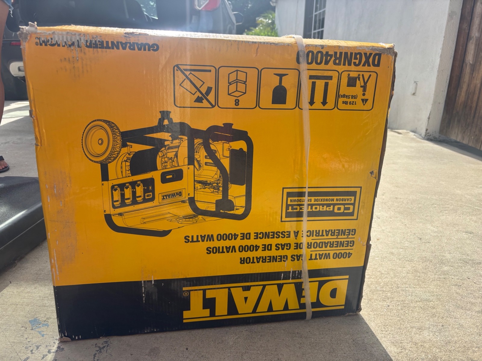 DEWALT DXGNR4000 Portable Gasoline Generator 4000W 5000W Yellow/Black Metal