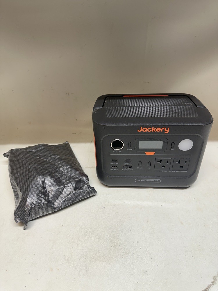 JACKERY JE-300C AUTO KIT PORTABLE POWER STATION W/ CORDS