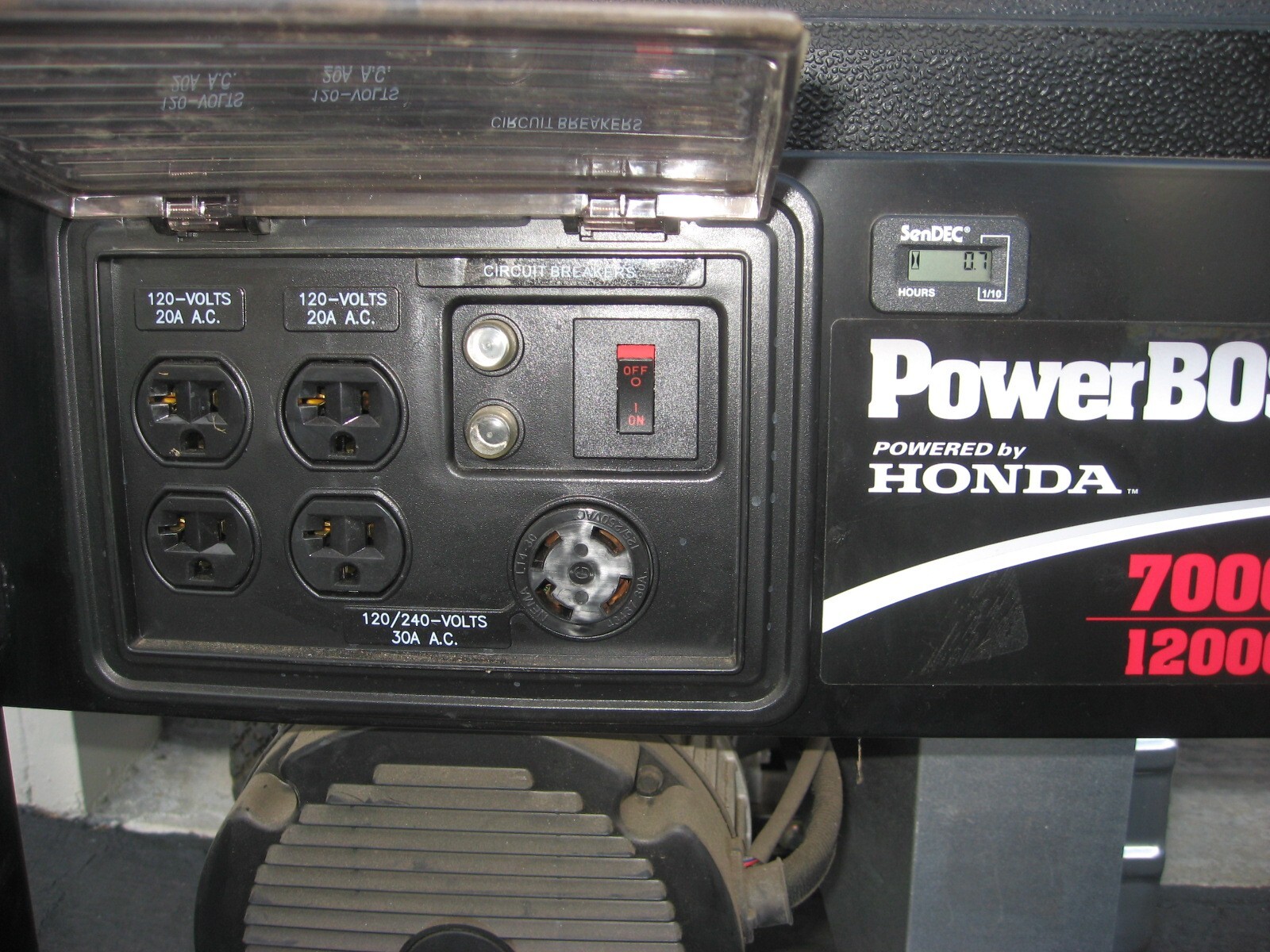 Briggs & Stratton Power Generator 7000W Honda Engine 120V/240V NEW! 12kW start