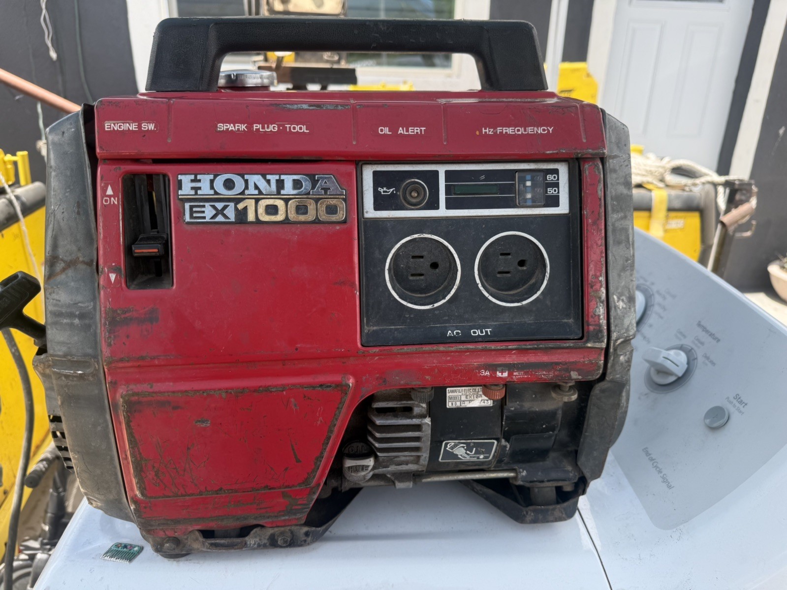 Honda EX1000 120V 8.3A 97cc 1000W Portable AC/DC Gas Powered Electric Generator