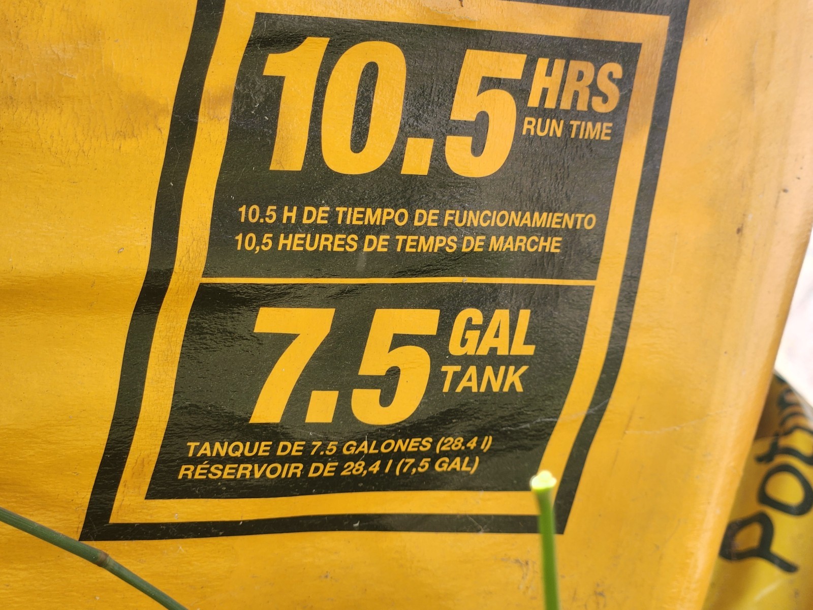 DEWALT DXGNR6500 Power Generator – Yellow