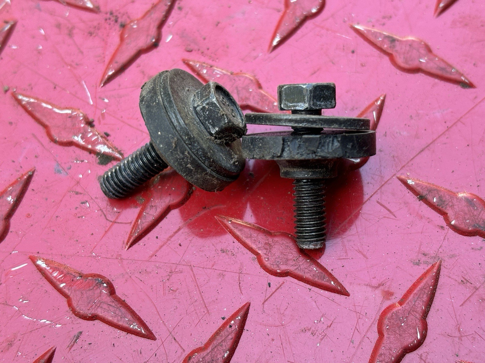 Fuel Tank SCREW Craftsman 5,600 Watt Portable Generator mod 580.325600