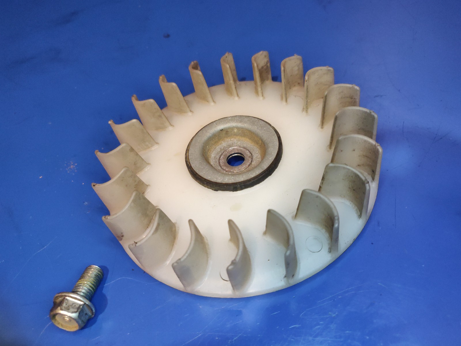 19511-892-000 fan honda generator em500