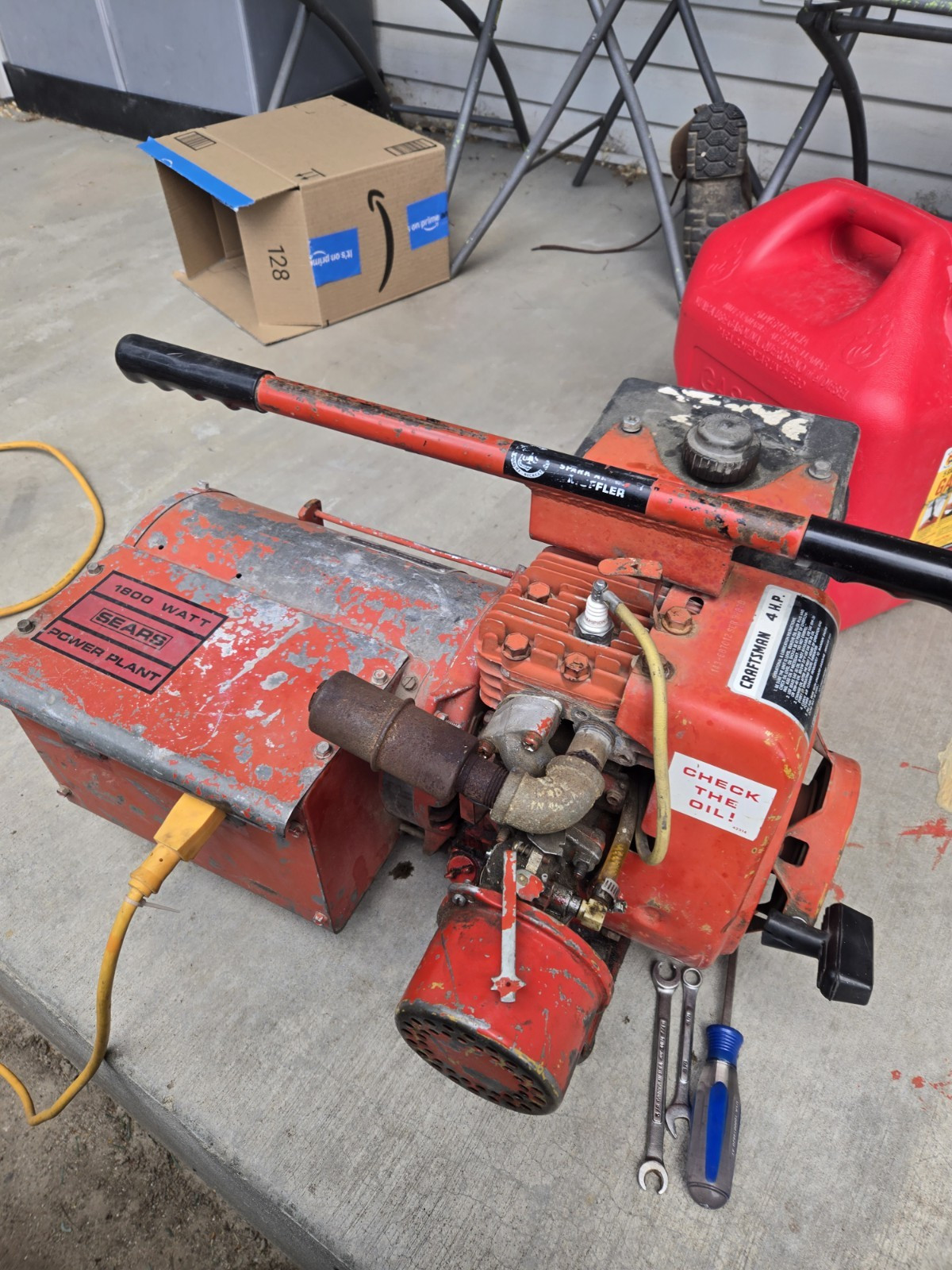 Sears Power Plant 1800W Portable Gasoline Generator 0.75 gal Red/Black