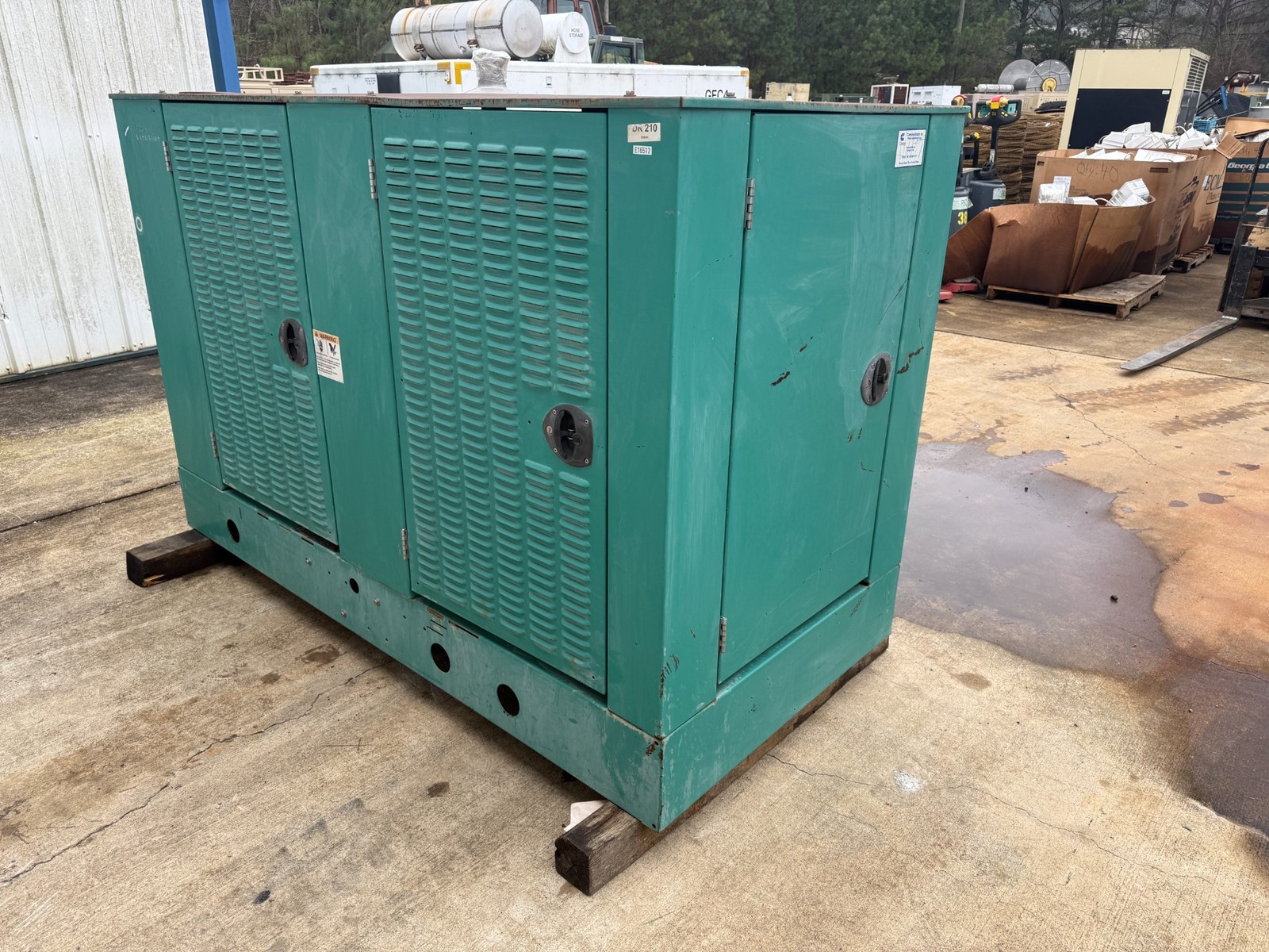 Cummins GGFD-5636372 liq. propane Generator 43.7 Volts: 120/240
