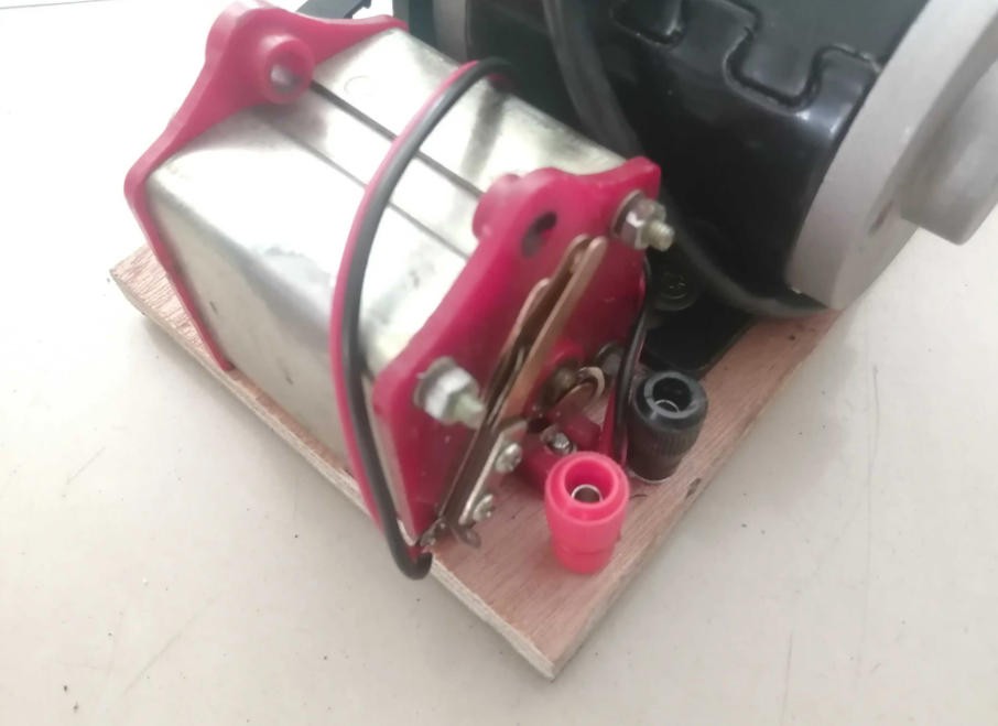 1PCS 110V-220V Magnet Driven Generator Special Gear Box Telephone Motor