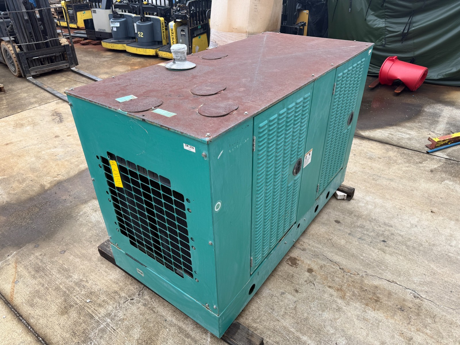 Cummins GGFD-5636372 liq. propane Generator 43.7 Volts: 120/240