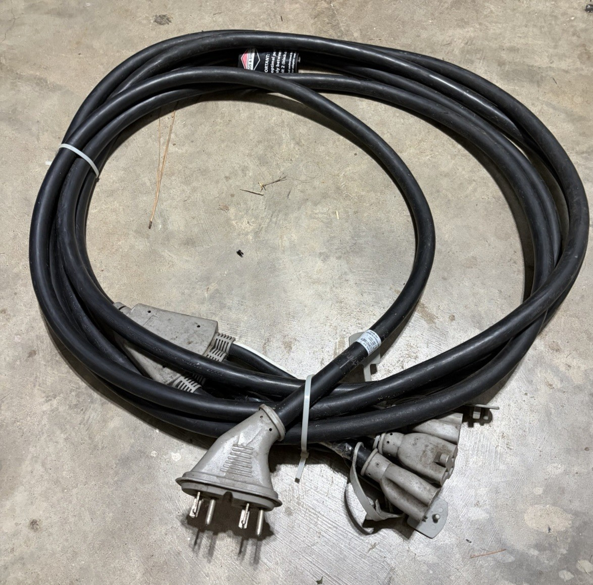 Briggs & Stratton P/N 197474 25 ft 20 Amp Generator Adapter Cord Set 4 Outlets